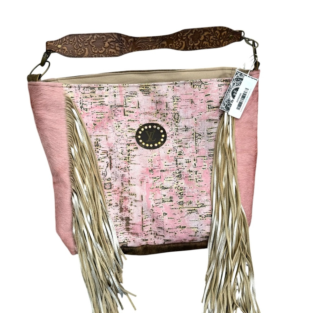 ๐ Keep it Gypsy Shoulder Bag Gold Pink Fringe - Picture 6 of 16